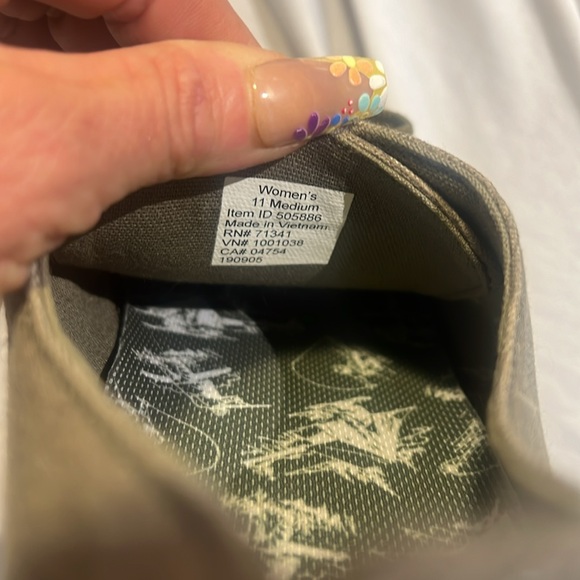 L.L. BEAN CAMPSIDE OXFORD CANVAS SNEAKERS, never worn - Picture 5 of 6